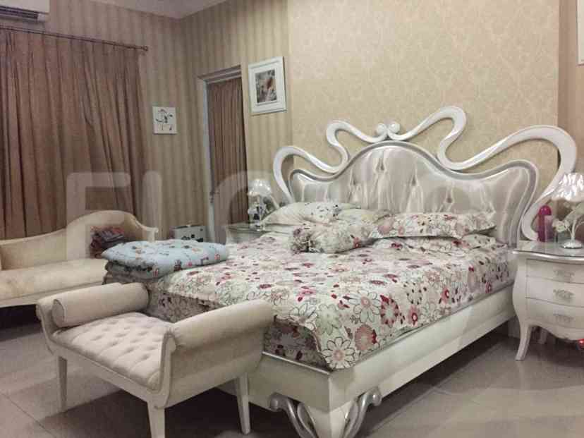 Dijual Rumah 6 BR, Luas 450 m2 di Gading Serpong, Gading Serpong 5