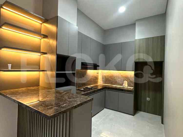 Dijual Rumah 4 BR, Luas 200 m2 di Kelapa Gading, Kelapa Gading 3