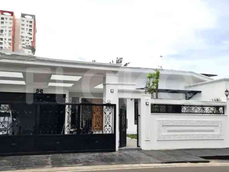 400 sqm, 4 BR house for sale in Wijaya Kusuma, Cilandak 1