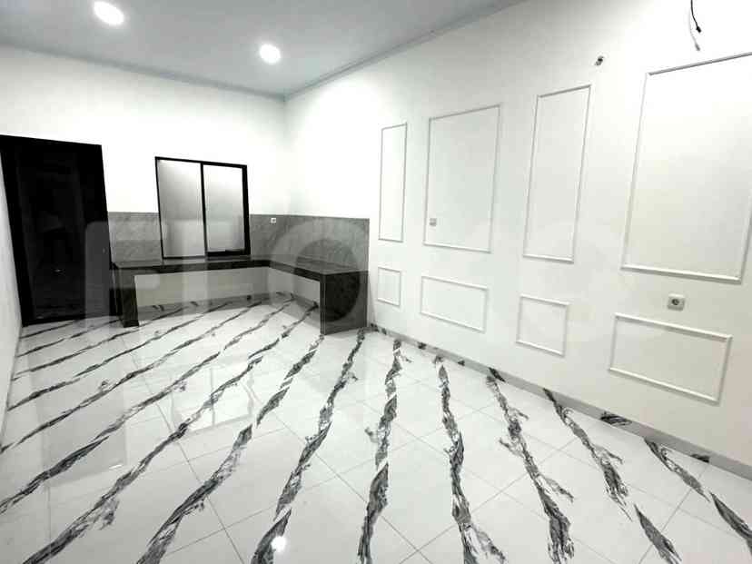 Dijual Rumah 4 BR, Luas 56 m2 di Tanjung Duren, Grogol 4