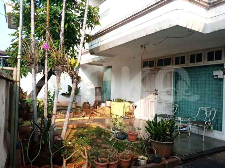 Dijual Rumah 2 BR, Luas 350 m2 di Kebon Jeruk, Kebon Jeruk 6