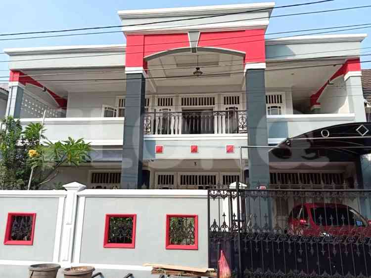 300 sqm, 4 BR house for sale in Duri Kepa, Kebon Jeruk 1