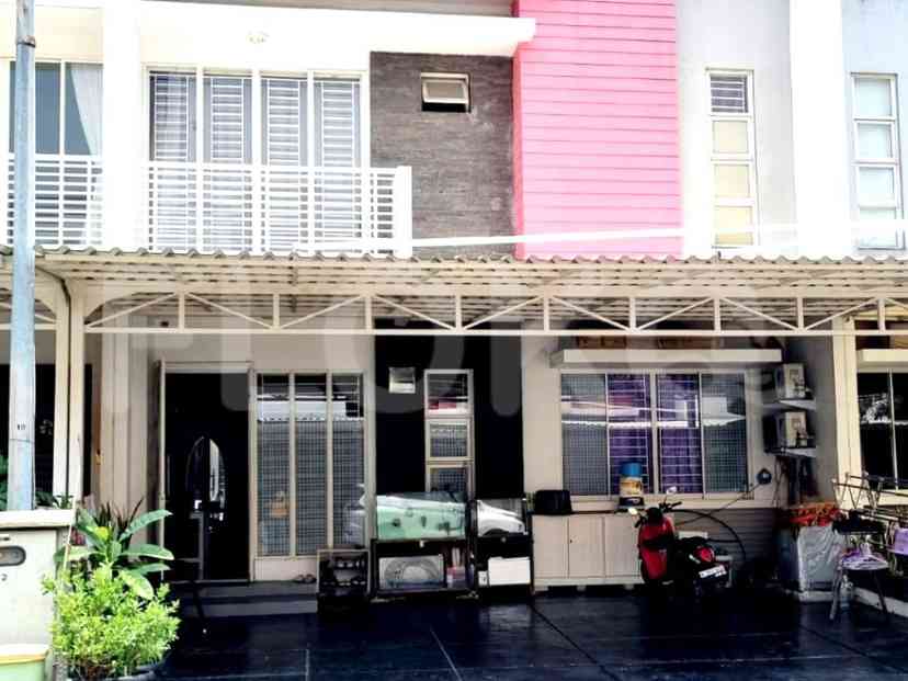 Dijual Rumah 6 BR, Luas 300 m2 di Greenalake, Poris 1