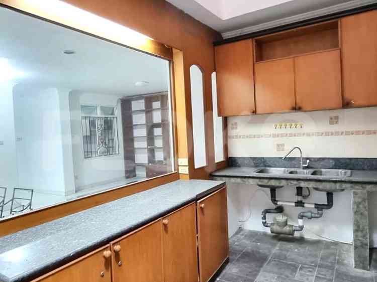 144 sqm, 2 BR house for rent in Permata Buana, Puri Indah 6