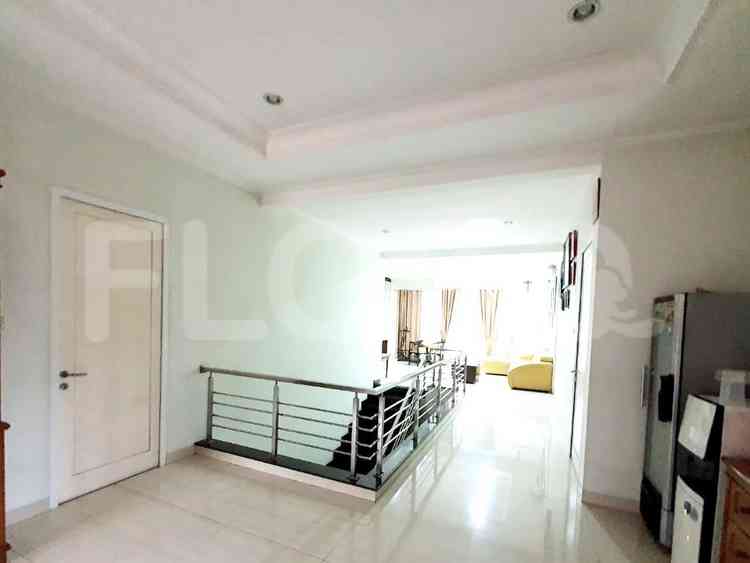 Dijual Rumah 4 BR, Luas 315 m2 di Tomang, Grogol 3