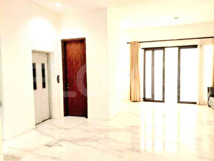 Dijual Rumah 4 BR, Luas 300 m2 di Kemayoran, Kemayoran 2