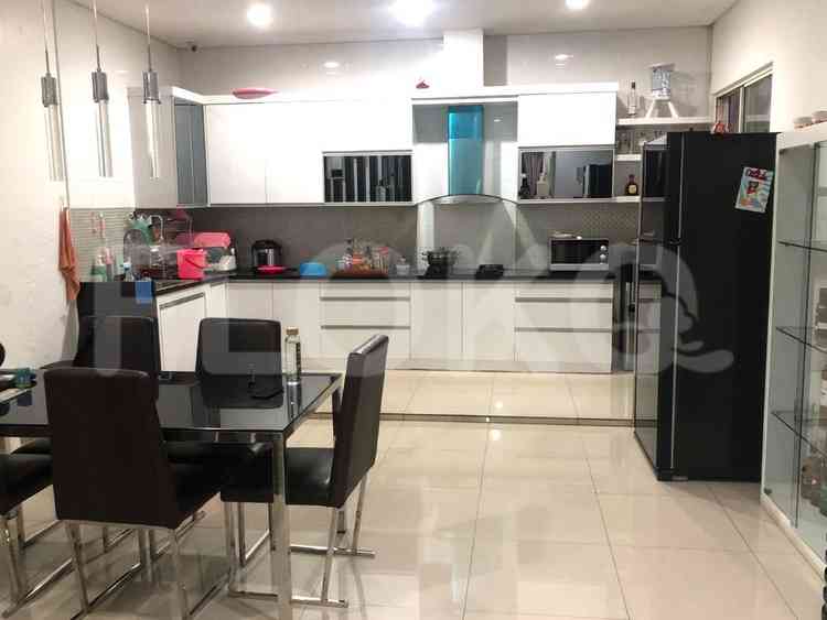 Dijual Rumah 3 BR, Luas 240 m2 di Puri mansion, Puri Indah 4