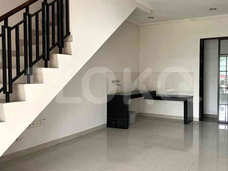 Disewakan Rumah 2 BR, Luas 76 m2 di Greenlake City, Puri Indah 1