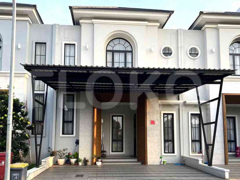 Dijual Rumah 4 BR, Luas 220 m2 di Sutera Victoria, Alam Sutera 1