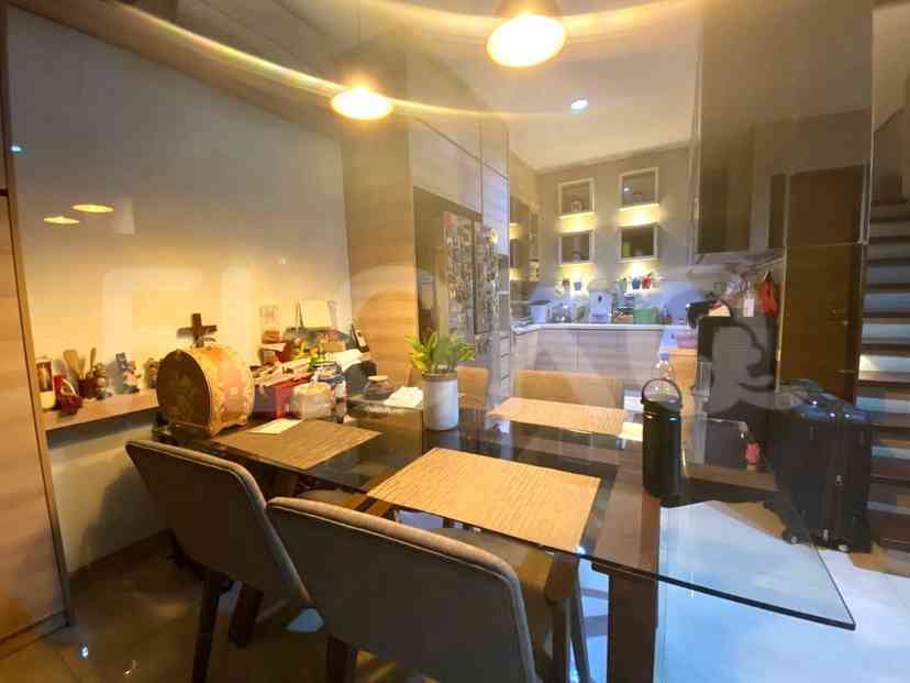 Dijual Rumah 5 BR, Luas 500 m2 di Puri Mansion, Puri Indah 3