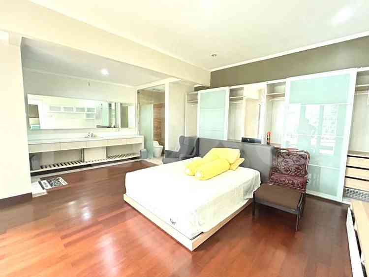 400 sqm, 4 BR house for rent in Tomang, Grogol 3