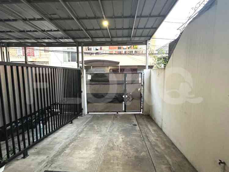 Disewakan Rumah 3 BR, Luas 52 m2 di Tomang, Grogol 1