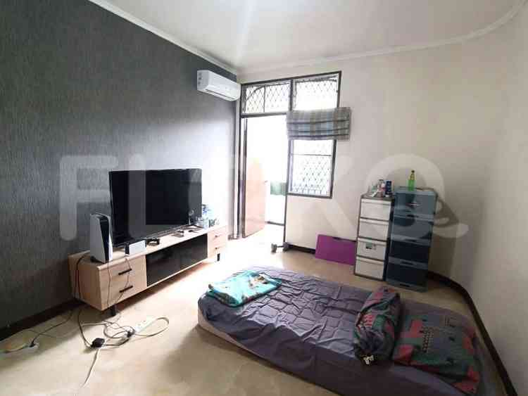 Dijual Rumah 5 BR, Luas 275 m2 di Intercon, Kebon Jeruk 4