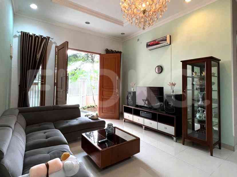 Dijual Rumah 3 BR, Luas 300 m2 di sentul city, Sentul 3