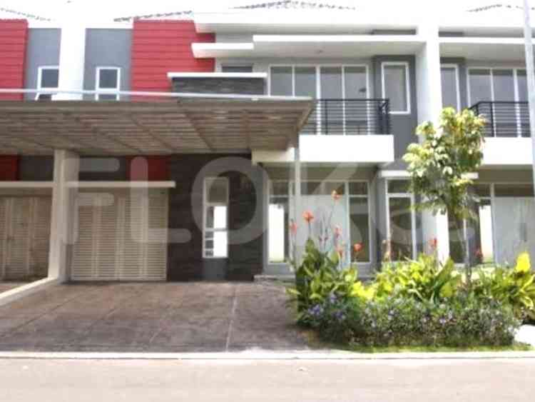 300 sqm, 4 BR house for sale in Green lake city, Puri Indah 1