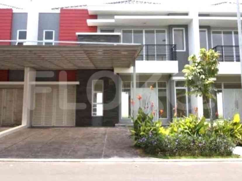 Dijual Rumah 4 BR, Luas 300 m2 di Green lake city, Puri Indah 1