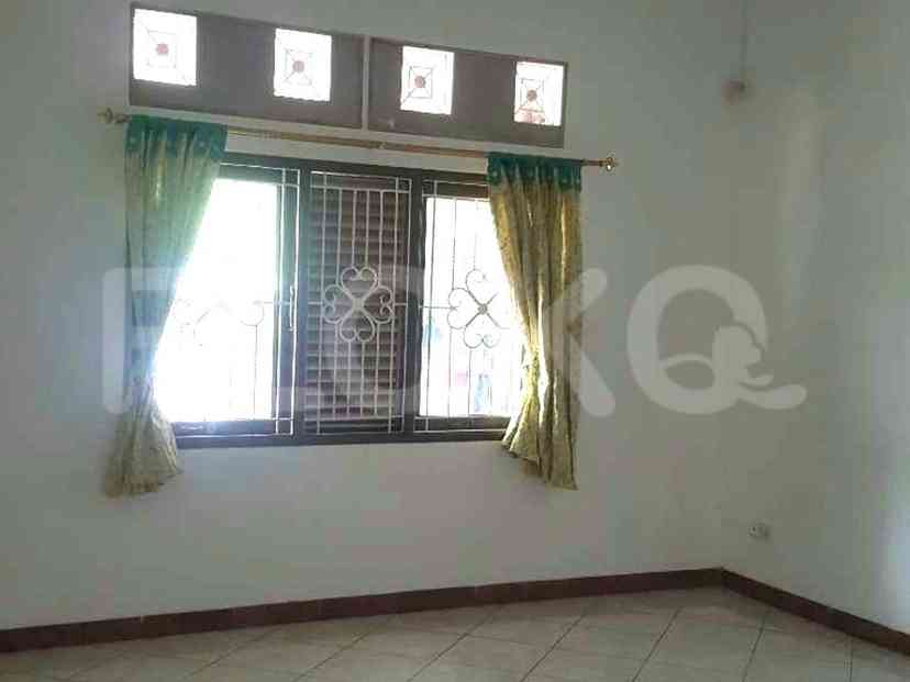 235 sqm, 5 BR house for sale in Pekayon Indah, Bekasi 3