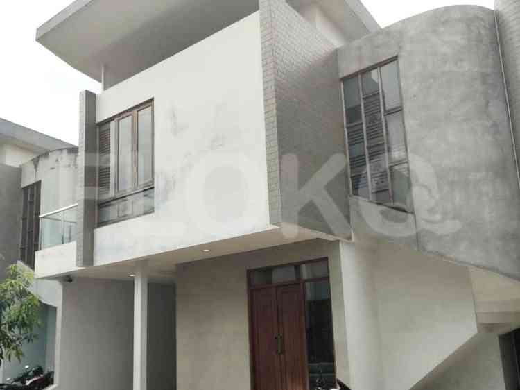 200 sqm, 3 BR house for sale in Perumahan Grand Visaya, Bekasi 1