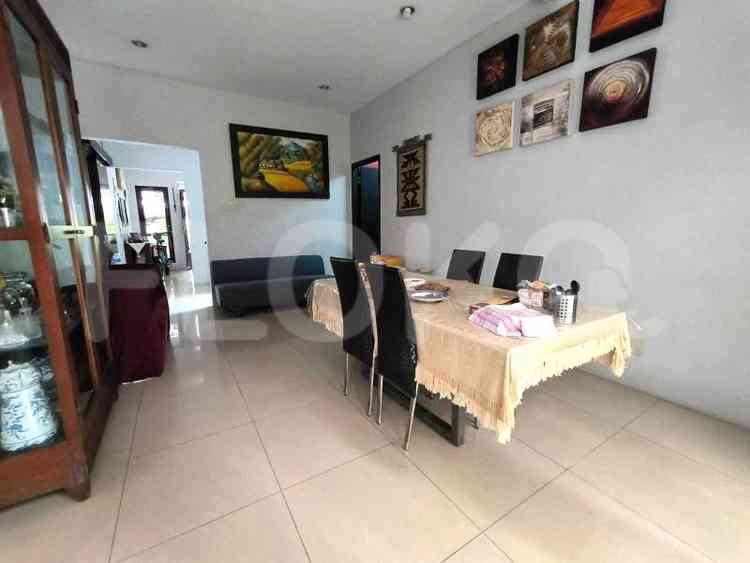 Dijual Rumah 6 BR, Luas 300 m2 di Jl. Tebet Timur Dalam, Tebet 2