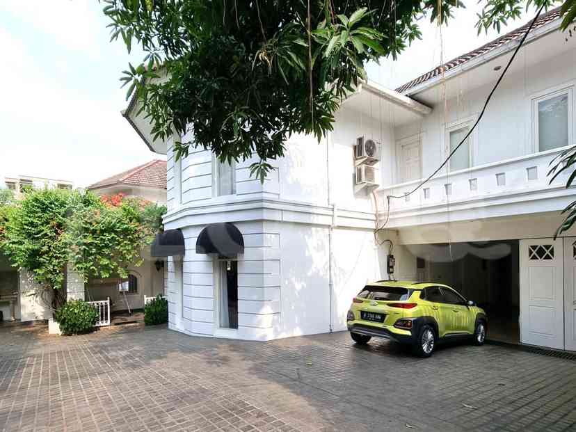 1100 sqm, 5 BR house for sale in Ampera, Kemang 1