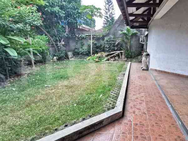 Disewakan Rumah 4 BR, Luas 500 m2 di Jl. Sumbawa, Menteng 1