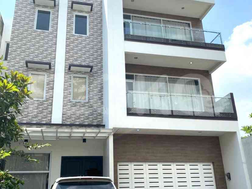 Dijual Rumah 4 BR, Luas 680 m2 di Sutera Palma, Alam Sutera 1