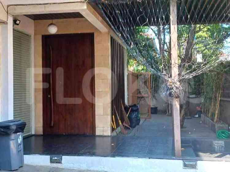 600 sqm, 4 BR house for rent in Jl. Salak, Menteng 2