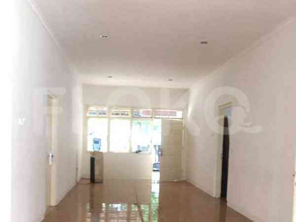 Disewakan Rumah 6 BR, Luas 320 m2 di Jl. M. Yamin, Menteng 3