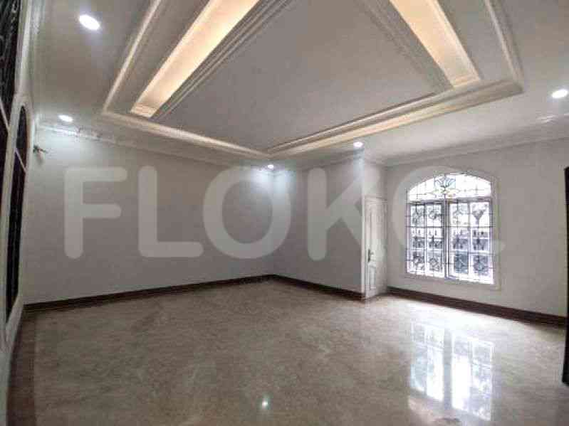 1585 sqm, 9 BR house for rent in Jl. M. Yamin, Menteng 5