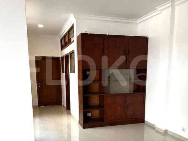 600 sqm, 6 BR house for rent in Jl. Solo, Menteng 9