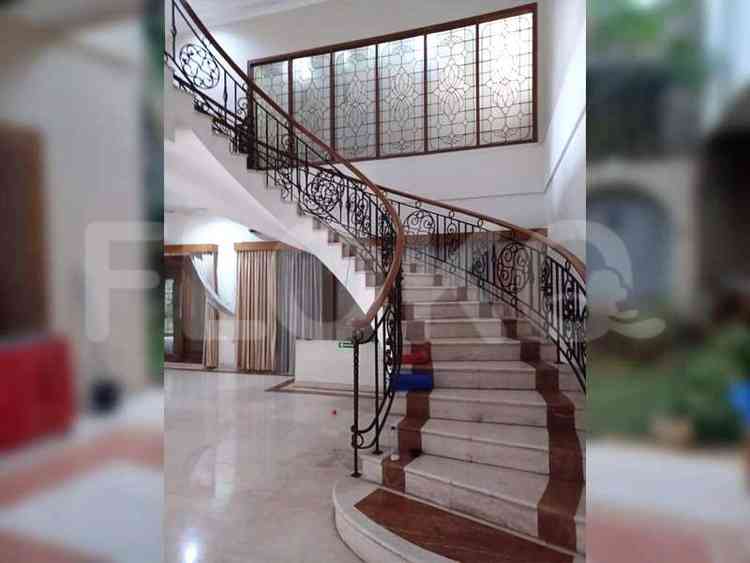 Disewakan Rumah 5 BR, Luas 800 m2 di Jl. Ki Mangunsarkoro, Menteng 4