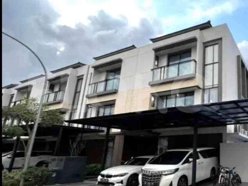 Dijual Rumah 5 BR, Luas 198 m2 di The Zora, BSD 1