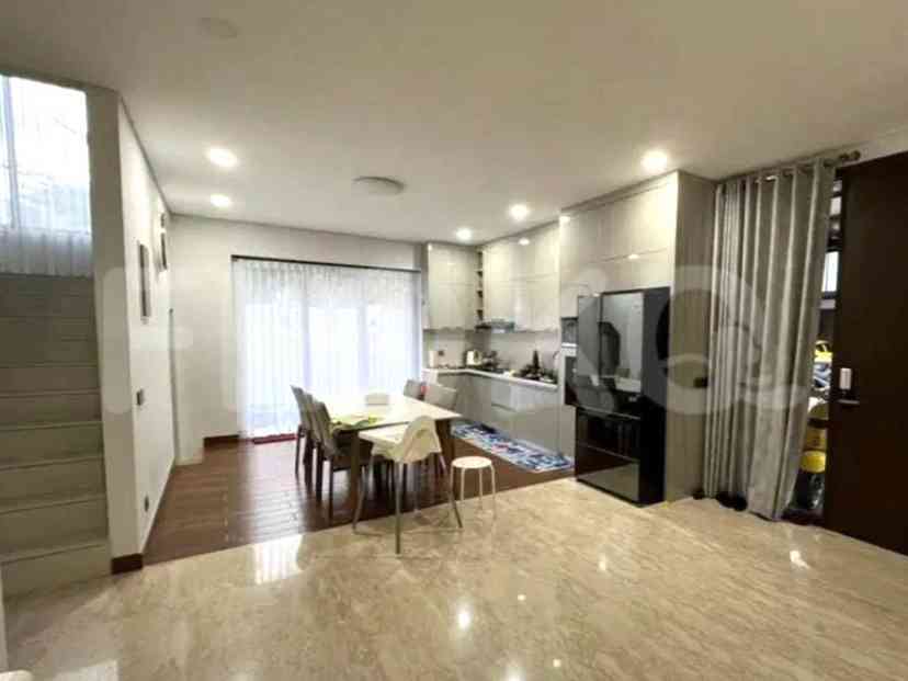 Dijual Rumah 5 BR, Luas 198 m2 di The Zora, BSD 2