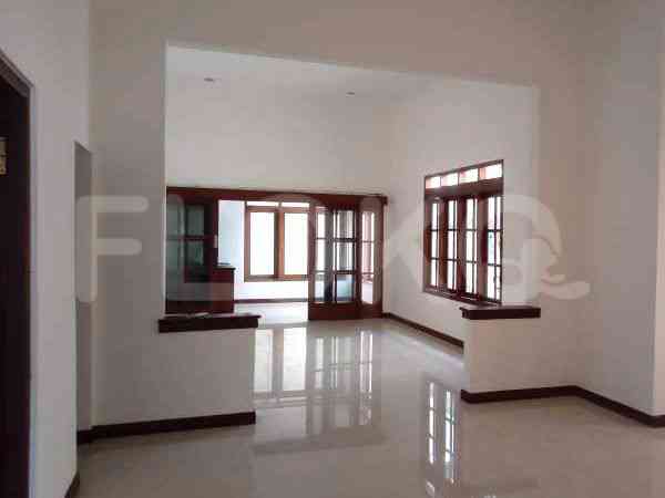 Disewakan Rumah 6 BR, Luas 400 m2 di Jl. Tanjung, Menteng 3