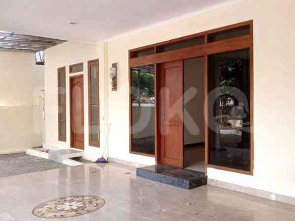 Disewakan Rumah 5 BR, Luas 800 m2 di Jl. Lembang, Menteng 3