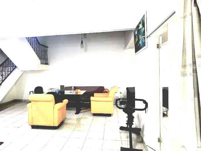 Dijual Rumah 3 BR, Luas 181 m2 di Modernland, Cikokol 2