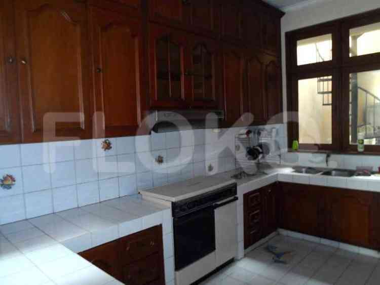 670 sqm, 4 BR house for rent in Jl. Sumatra, Menteng 3