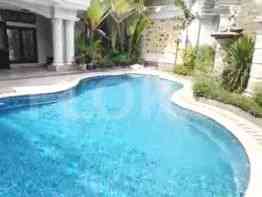 1600 sqm, 10 BR house for sale in Jl. Prof. Moh. Yamin, Menteng 9