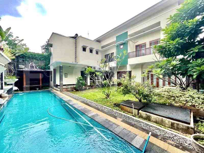 548 sqm, 10 BR house for sale in Jl. Mendut, Menteng 1