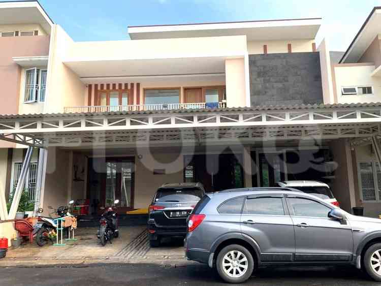 Dijual Rumah 4 BR, Luas 250 m2 di Cluster Lavaletta, Cikokol 1