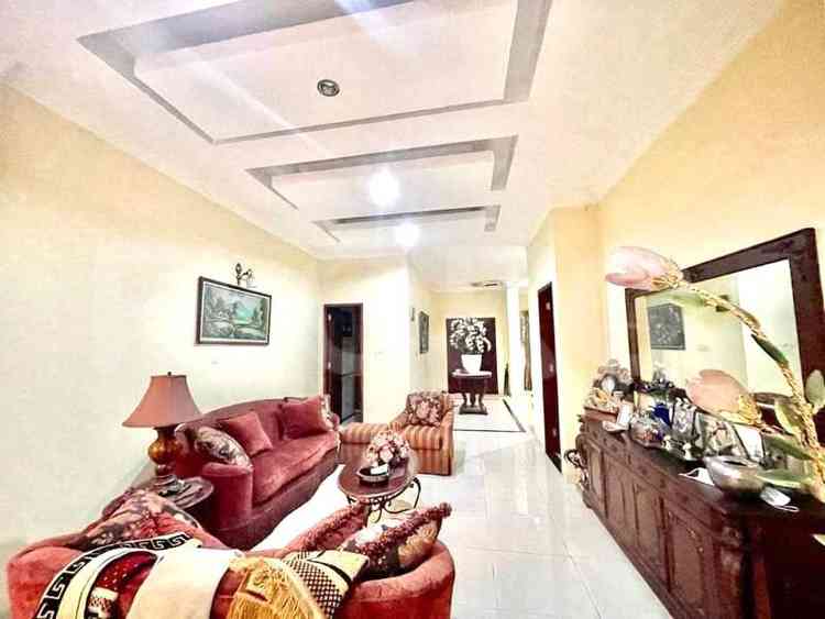 548 sqm, 10 BR house for sale in Jl. Mendut, Menteng 2