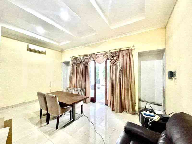 Dijual Rumah 10 BR, Luas 548 m2 di Jl. Mendut, Menteng 4