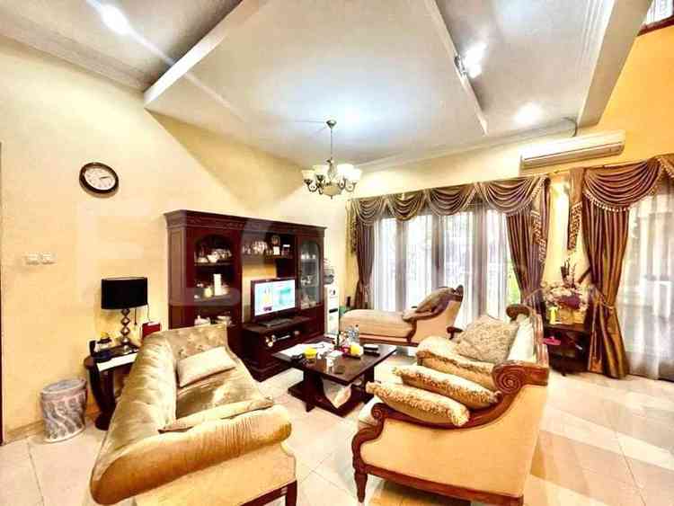 548 sqm, 10 BR house for sale in Jl. Mendut, Menteng 5