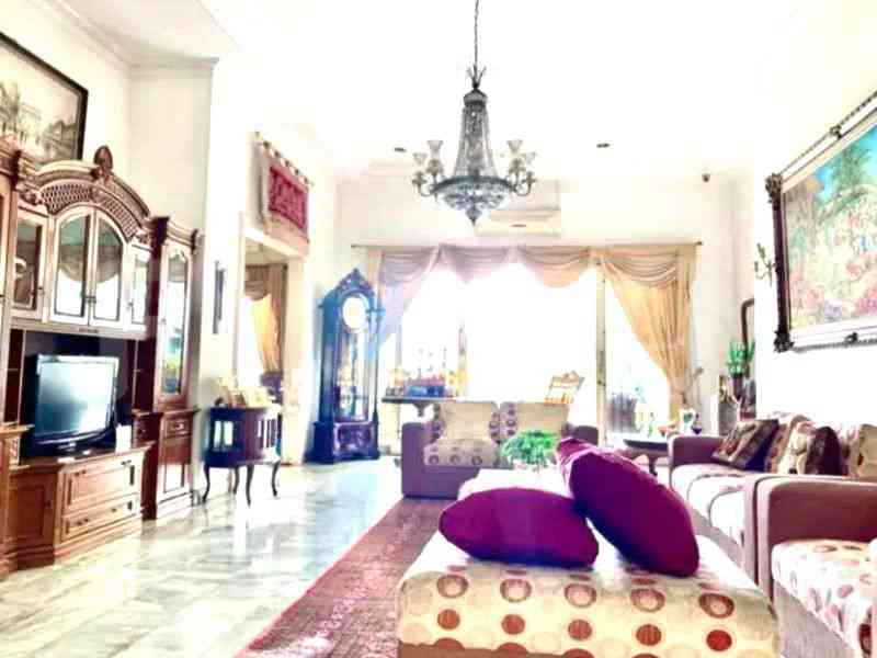 680 sqm, 8 BR house for sale in Jl. Latuharhari, Menteng 5