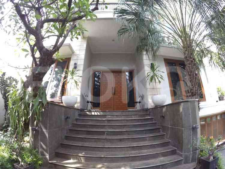 1200 sqm, 8 BR house for sale in Jl. Ki Mangunsarkoro, Menteng 1