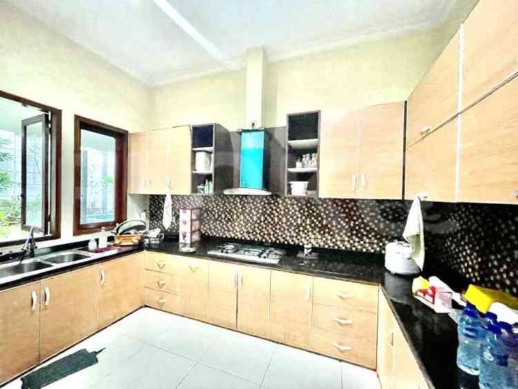 548 sqm, 10 BR house for sale in Jl. Mendut, Menteng 8