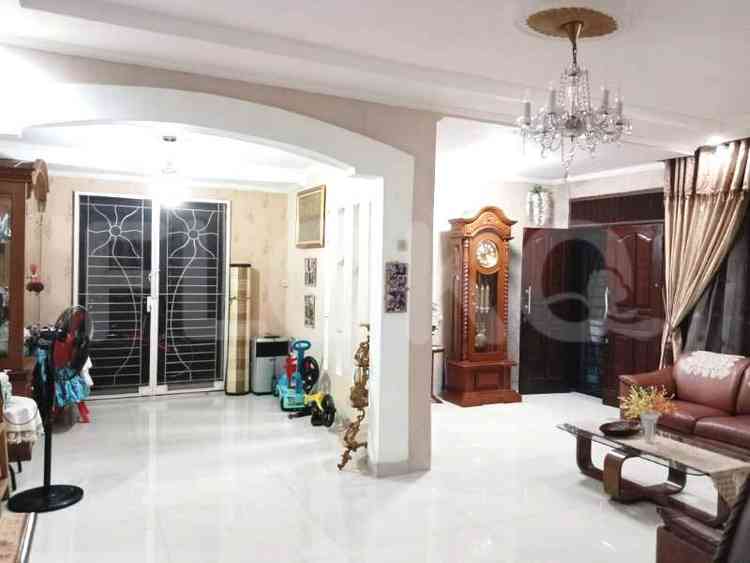 600 sqm, 4 BR house for sale in Jl. H. Agus Salim, Menteng 5