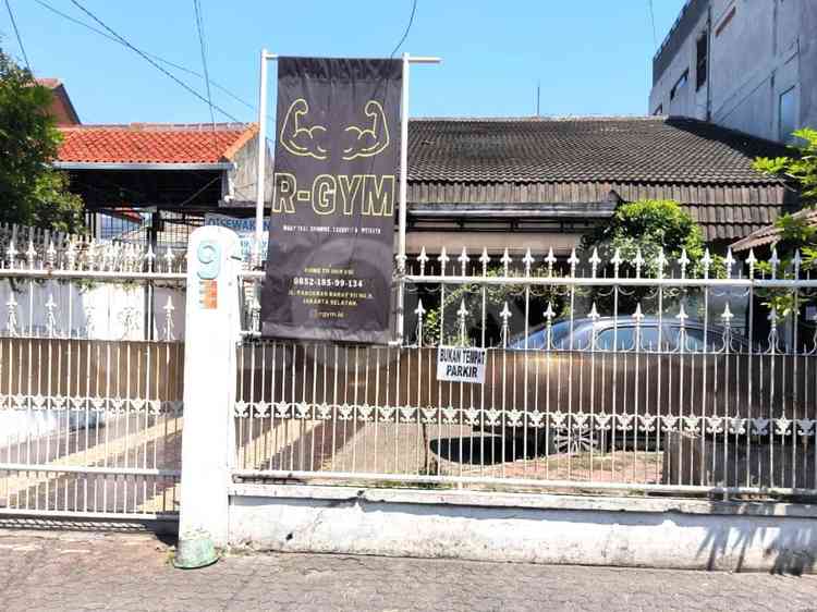 Disewakan Rumah 4 BR, Luas 250 m2 di Duren Tiga, Pancoran 1