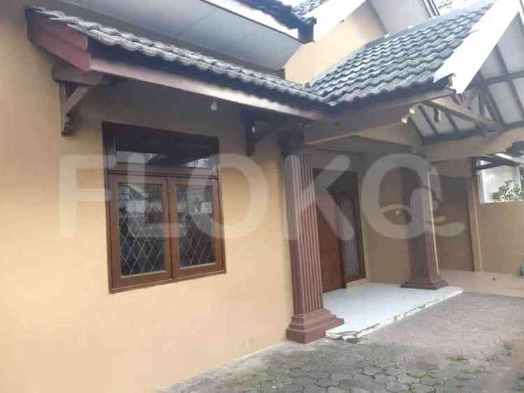 Dijual Rumah 6 BR, Luas 37 m2 di Jl. Talang, Menteng 4