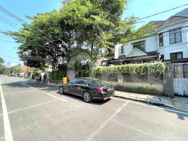 Dijual Rumah 4 BR, Luas 600 m2 di Jl. Kemiri, Menteng 3